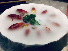 -沪小胖小龙虾(淮海中路旗舰店)