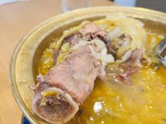 大骨头炖酸菜-关东小磨东北菜(上海长风大悦城店)