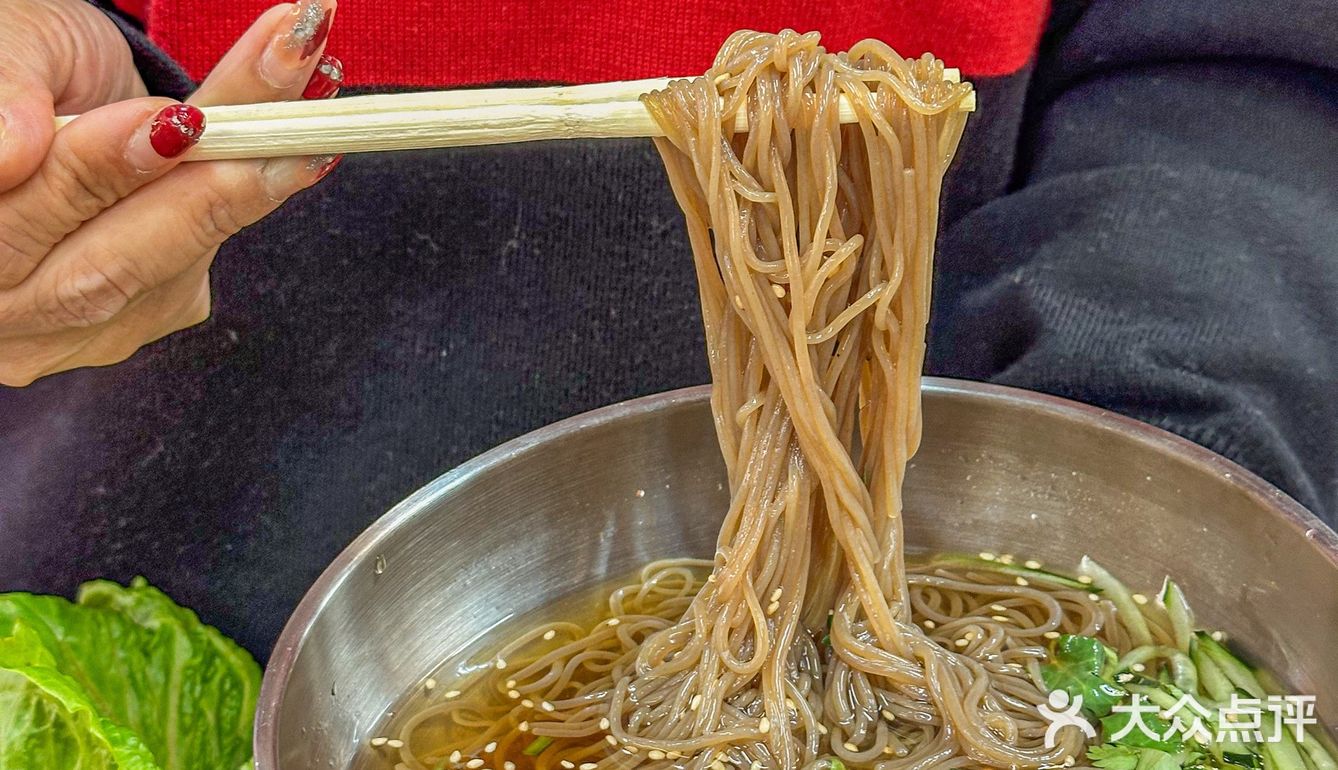 南方小土豆噂嘟敲爱的这家东北烟火烤肉值得你一探究竟！