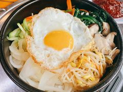 传统石锅拌饭-唯成•韩国炭火烤肉 유성고기