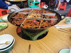 红汤锅底-石灰市老火锅(北滨路店)