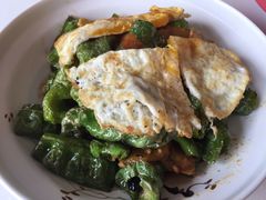 虎皮椒土豆焖煎蛋-小六汤包砂煲菜(文景路店)