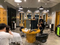 -时尚殿堂明星门店