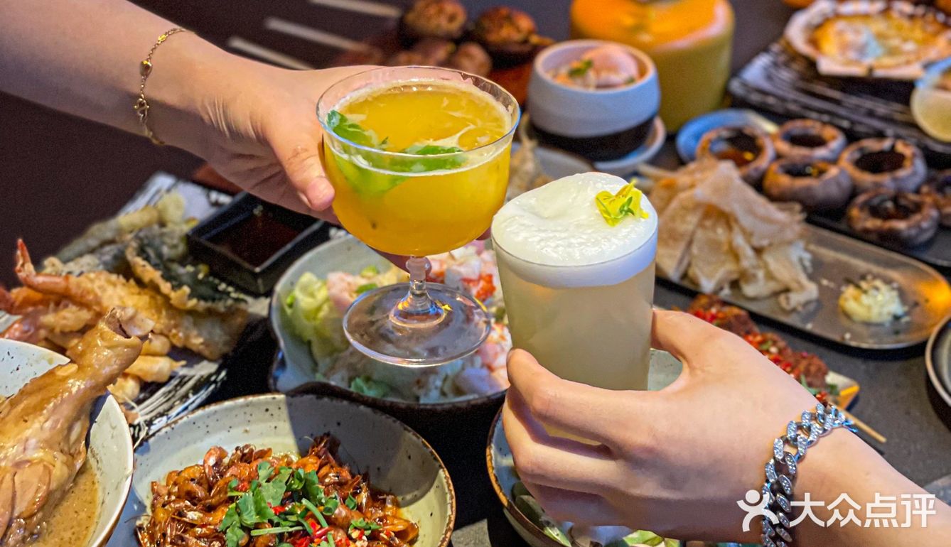 太爱这种氛围了！像是在日剧街头的居酒屋🍶