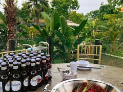 -茅草房·河畔园林火锅