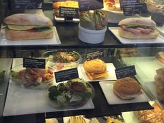 -星巴克(香港国际机场44号闸店)