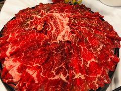 安格斯牛肉-鲜入围煮花胶鸡海鲜火锅