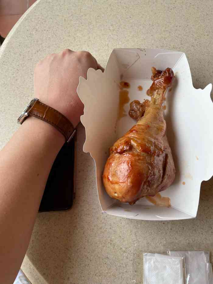 迪士尼火鸡腿-"来迪士尼如果不进餐厅吃饭可以来尝尝他们这.