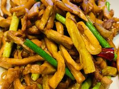 油焖干笋-吕氏疙瘩汤·私家菜馆(慈云寺店)