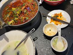 -万重锦·人文川菜馆(骡马市店)