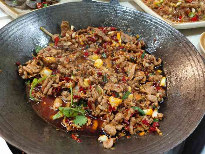 余庆乡村剔骨鸭(余庆总店)-"[薄荷]环境: 店面蛮大的,干净整洁,提.