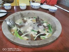 -姚记抚仙湖石锅鱼庄