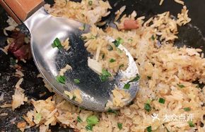 Braised Pigeon Rice in Clay Pot