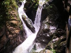 -龙水峡地缝景区