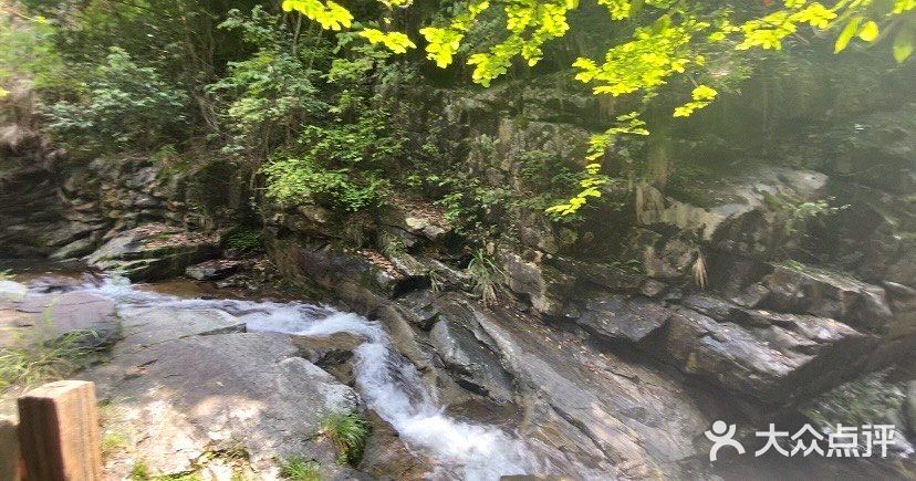 篁岭石门峡图片