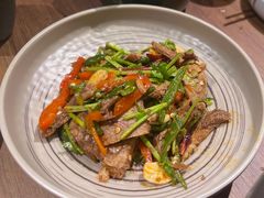 彝族手撕美人椒拌牛肉-云海肴·汽锅鸡·云南菜(天山百盛优客店)