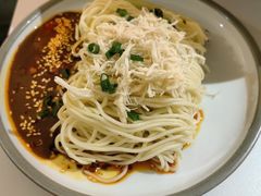 鸡丝凉面-麻六记(新天地店)