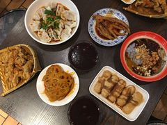 -爆炸头阿姨小四川正宗川味小吃(无任何分店)