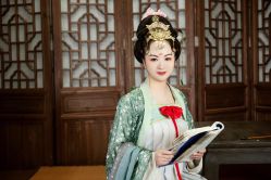 -盘子女人坊生日照·摄影馆(浦东店)
