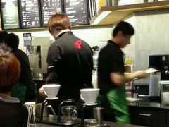 -星巴克(西藏路店)