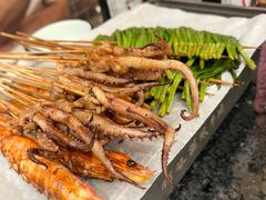 -何妹湿辣牛肉·粤式烧烤砂煲(桂雅路店)
