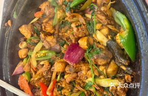 Braised Pork Stomach and Chicken Casserole with Soy Sauce Flavor