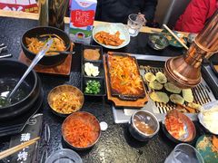 -臻牛烤肉