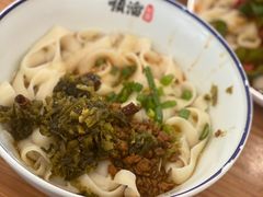 -顺溜·手工刀削面·黑金店(铜锣湾店)