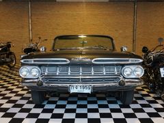 -席娜卡琳火车铁道夜市