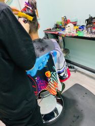 -15C7 男士理发馆 烫染专业店