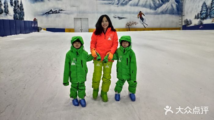 荔波冰雪水世界主题乐园图片