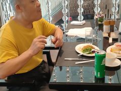 -圣丰索菲特·2 On 988 Café 自助餐厅
