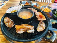 -江南猪肉商会无限续吃(弘大店)