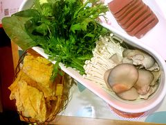 -南城十里潮汕鲜牛火锅·鲜虾生滚粥(融汇老商埠店)