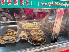 -玉龙喀什有名爱可德木烤包子