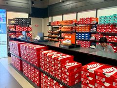 -百年港湾奥特莱斯(香炉礁店)