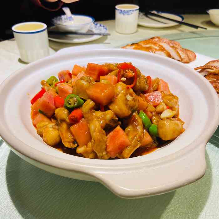 九头鹰家宴(岳家嘴店)-"九头鹰家宴位于岳家嘴地铁口附近,地理位置.