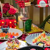 🌈和对象在这里过纪念日，一整个被浪漫哭