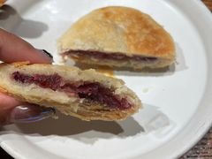 玫瑰鲜花饼-云海肴·汽锅鸡·云南菜(美罗城店)