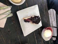 -莓园冰淇淋店