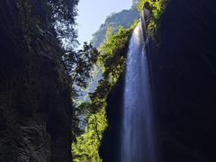 -龙水峡地缝景区