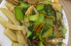 Beef Stir-Fried Rice Cake