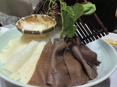 -红鼎豆捞·非遗鲍皇汤火锅(宝丰路店)