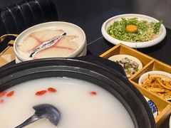 -牛牛和牛海鲜粥底火锅(长虹国际城店)