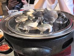 -围炉肉舍•炭烤活鳗•丹东海鲜烤肉(步行街店)