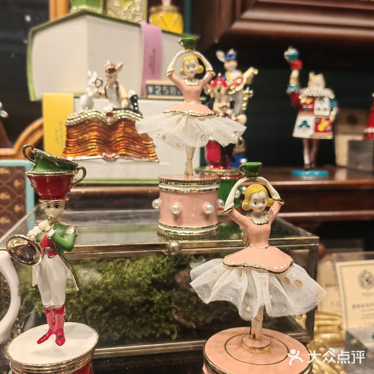 掉进爱丽丝的兔子洞！布兰兔的植物庄园下午茶