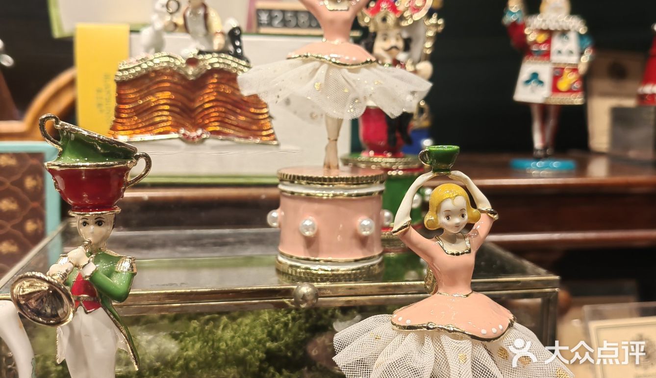 掉进爱丽丝的兔子洞！布兰兔的植物庄园下午茶