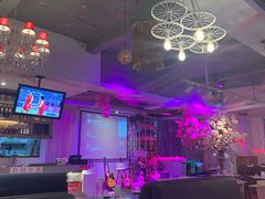 -樱花里音乐餐吧·牛扒椰子鸡(东圃店)