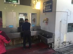 -石湾服务区-停车场