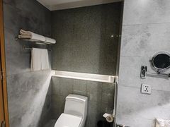 -上海虹桥西郊假日酒店